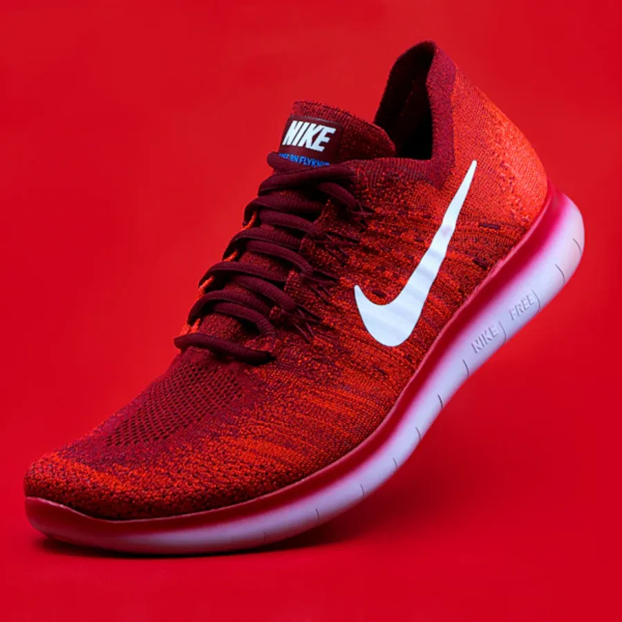 Centered square crop of the sneaker photo with the left and right background trimmed